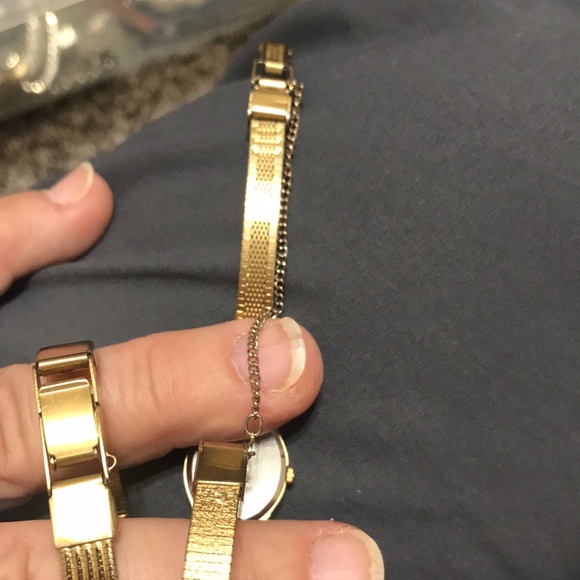 Three Used Dainty Watches- CITIZEN & PULSAR - Picture 6 of 7